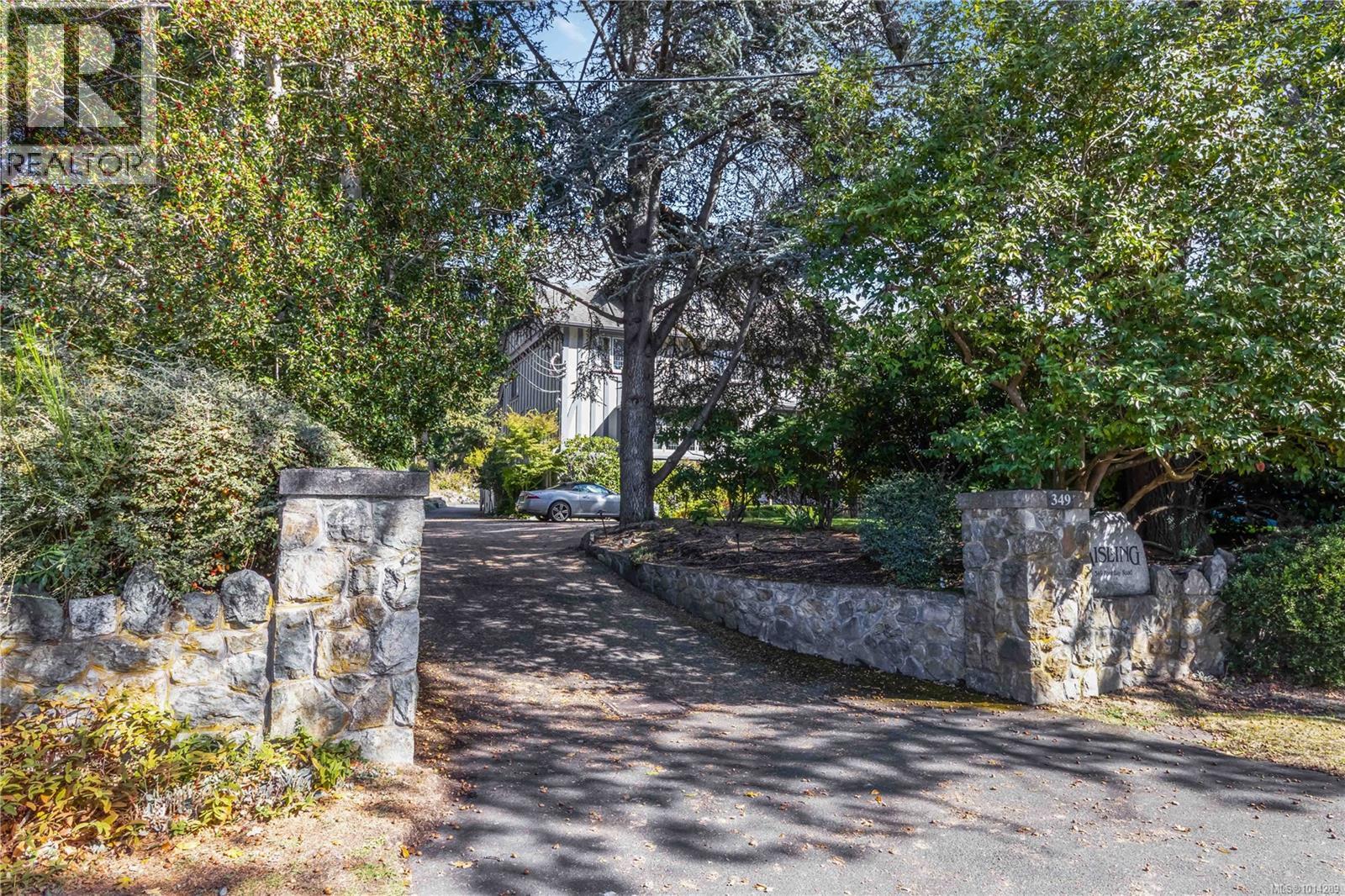 F 349 Foul Bay Road, Victoria