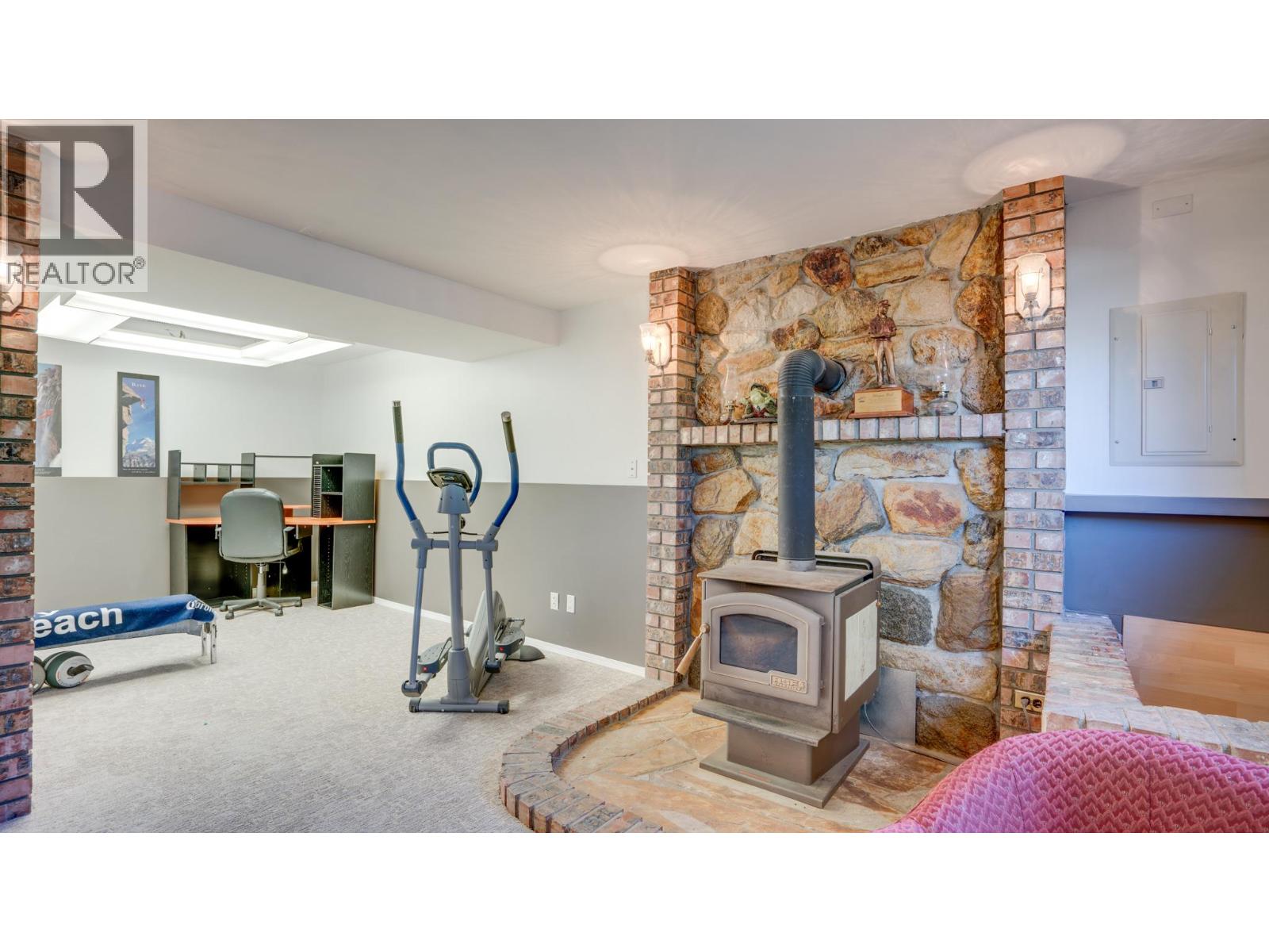 3419 Larch Drive, Armstrong