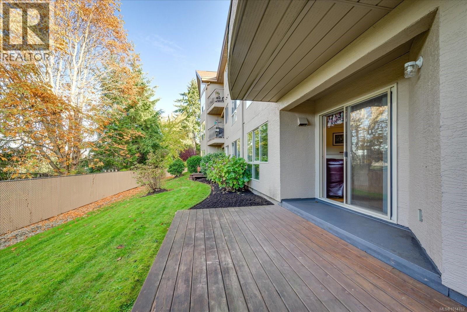 106 335 Hirst Ave W, Parksville