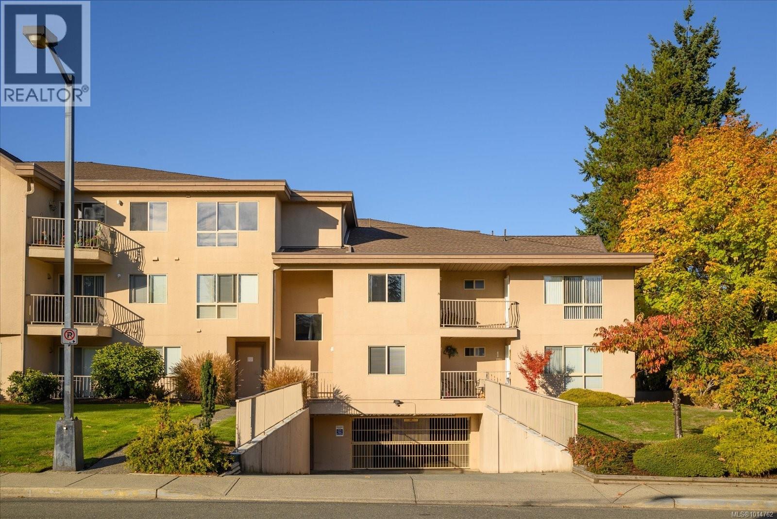 106 335 Hirst Ave W, Parksville