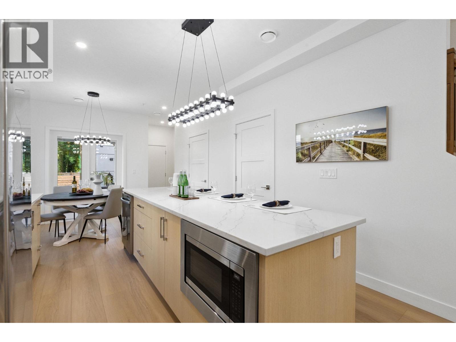 846 ST. DENIS AVENUE, North Vancouver