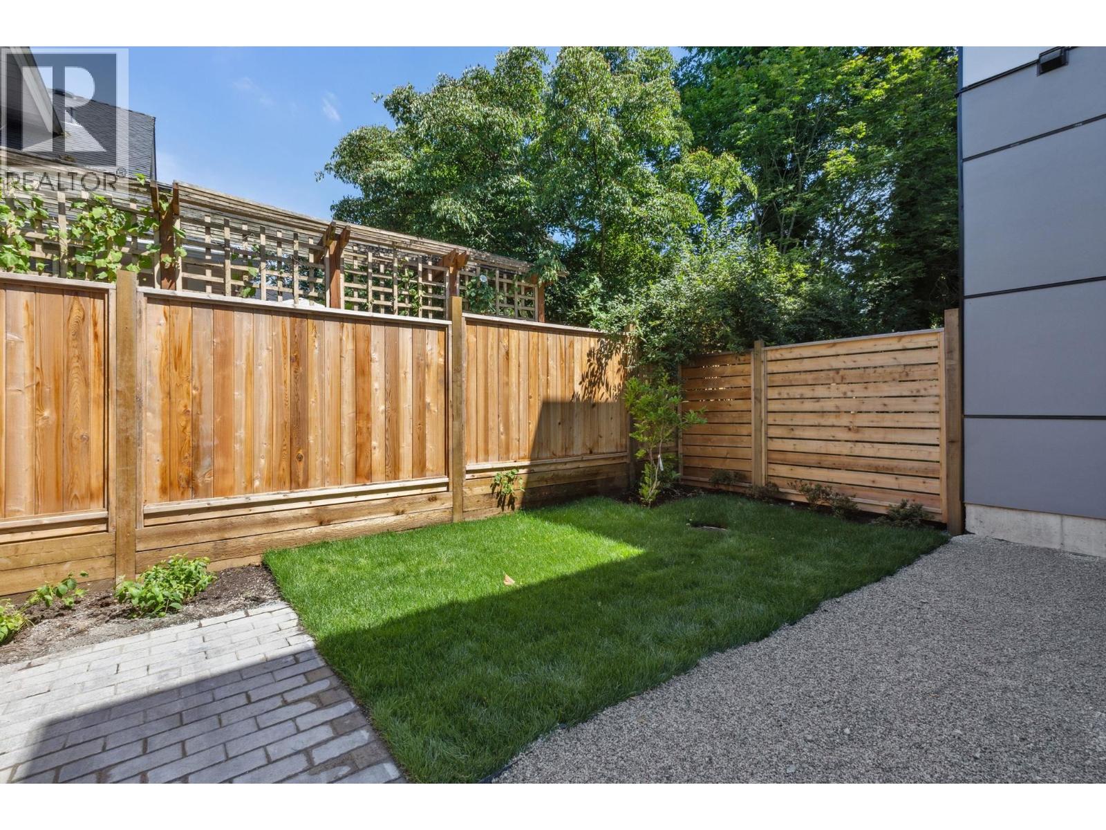 846 ST. DENIS AVENUE, North Vancouver