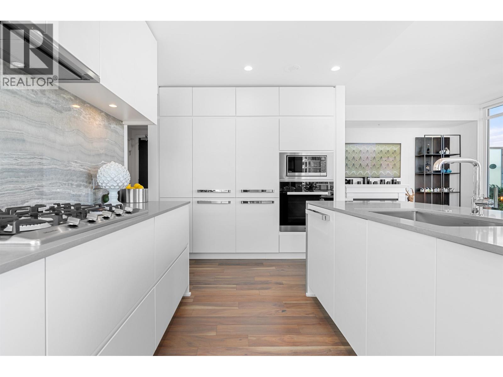 2402 450 WESTVIEW STREET, Coquitlam