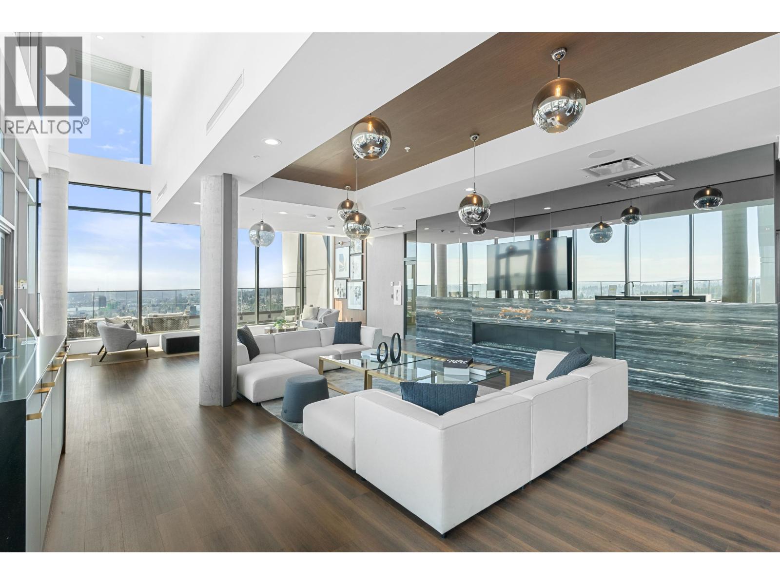 2402 450 WESTVIEW STREET, Coquitlam