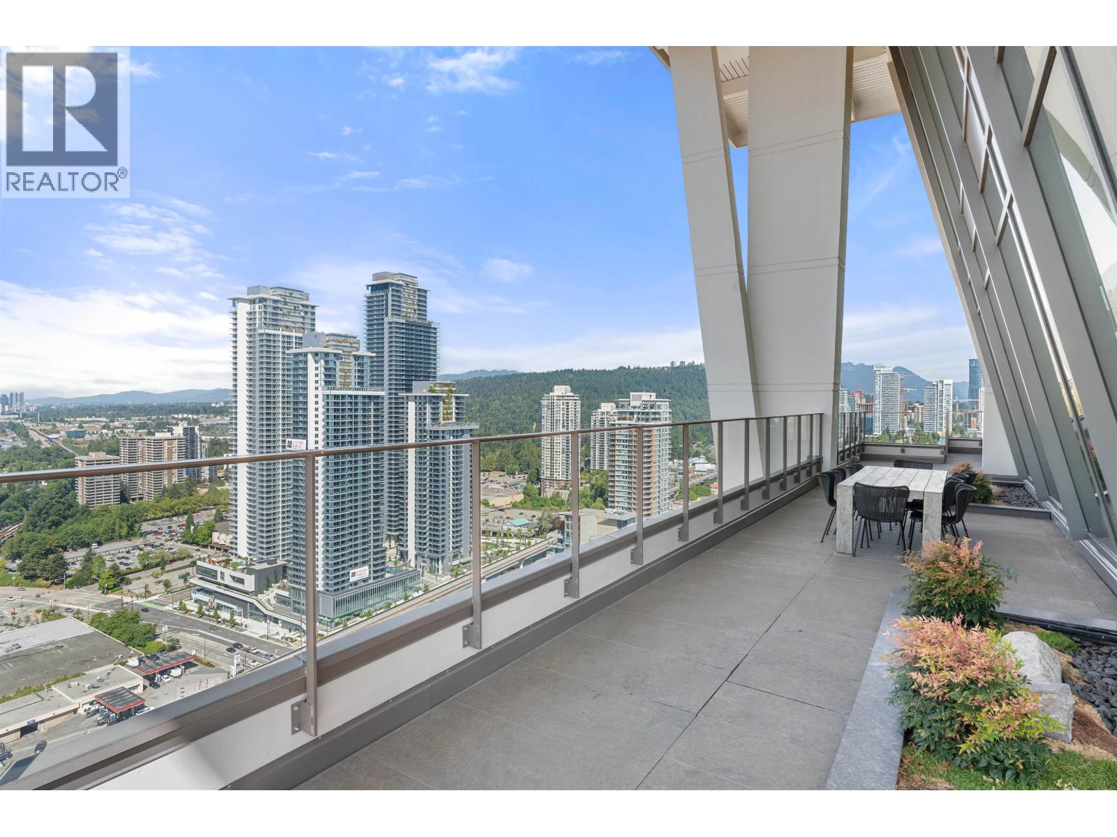 2402 450 WESTVIEW STREET, Coquitlam