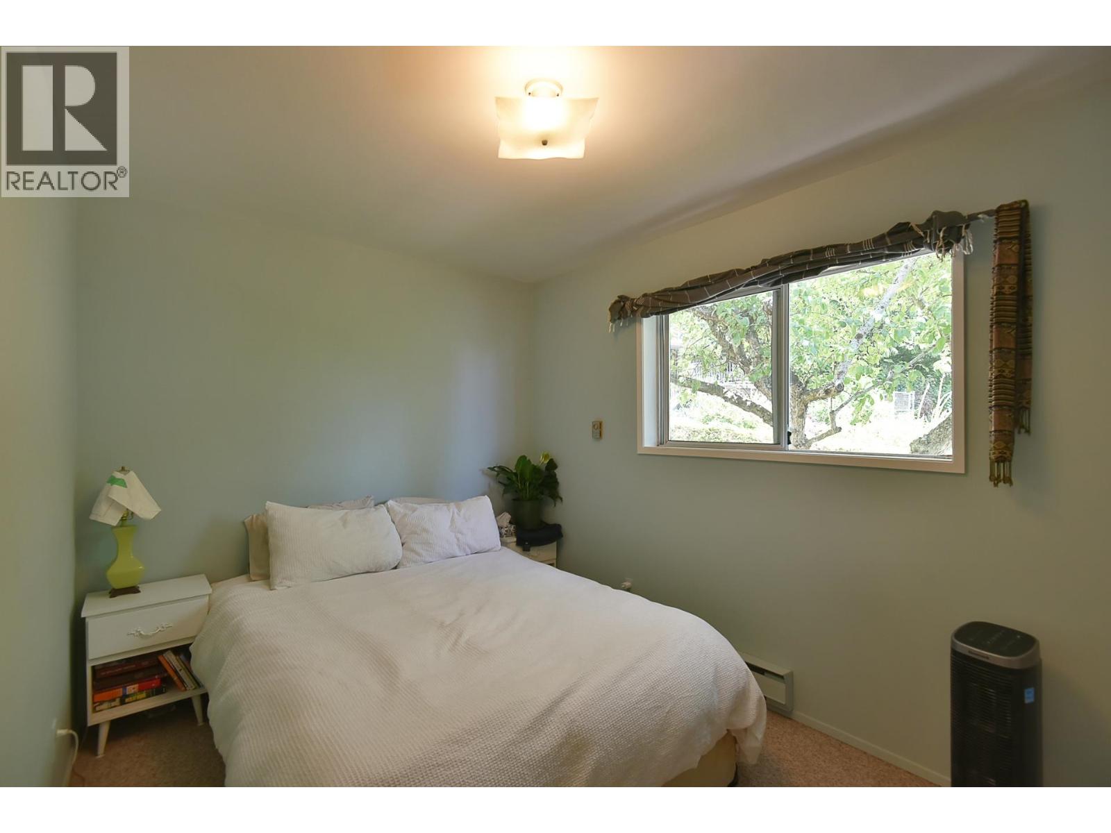 2755-2757 LOWER ROAD, Roberts Creek