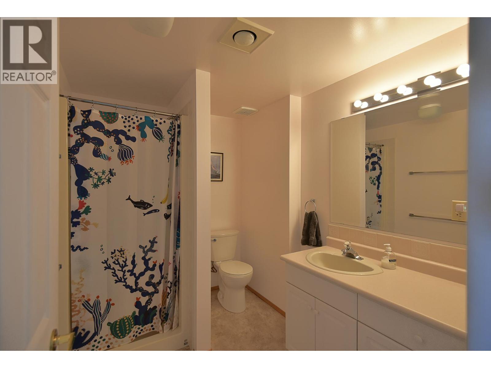 2755-2757 LOWER ROAD, Roberts Creek