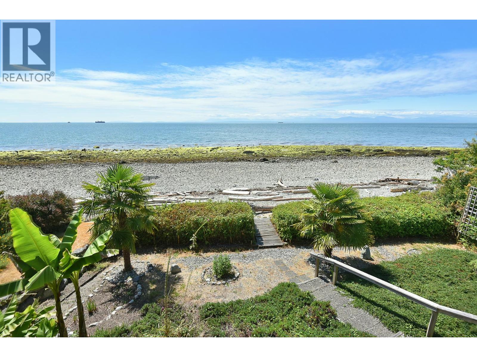 2755-2757 LOWER ROAD, Roberts Creek