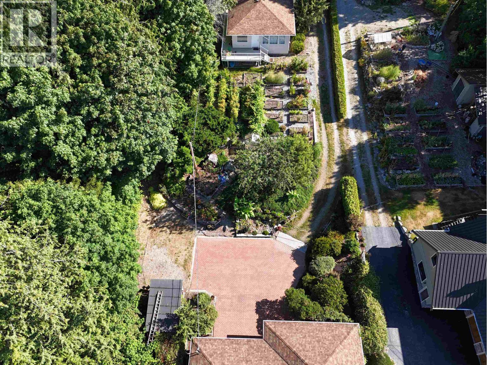 2755-2757 LOWER ROAD, Roberts Creek