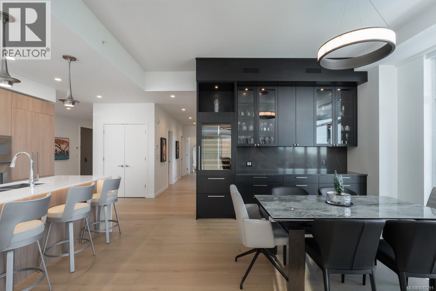 1702 2000 Hannington Road, Langford