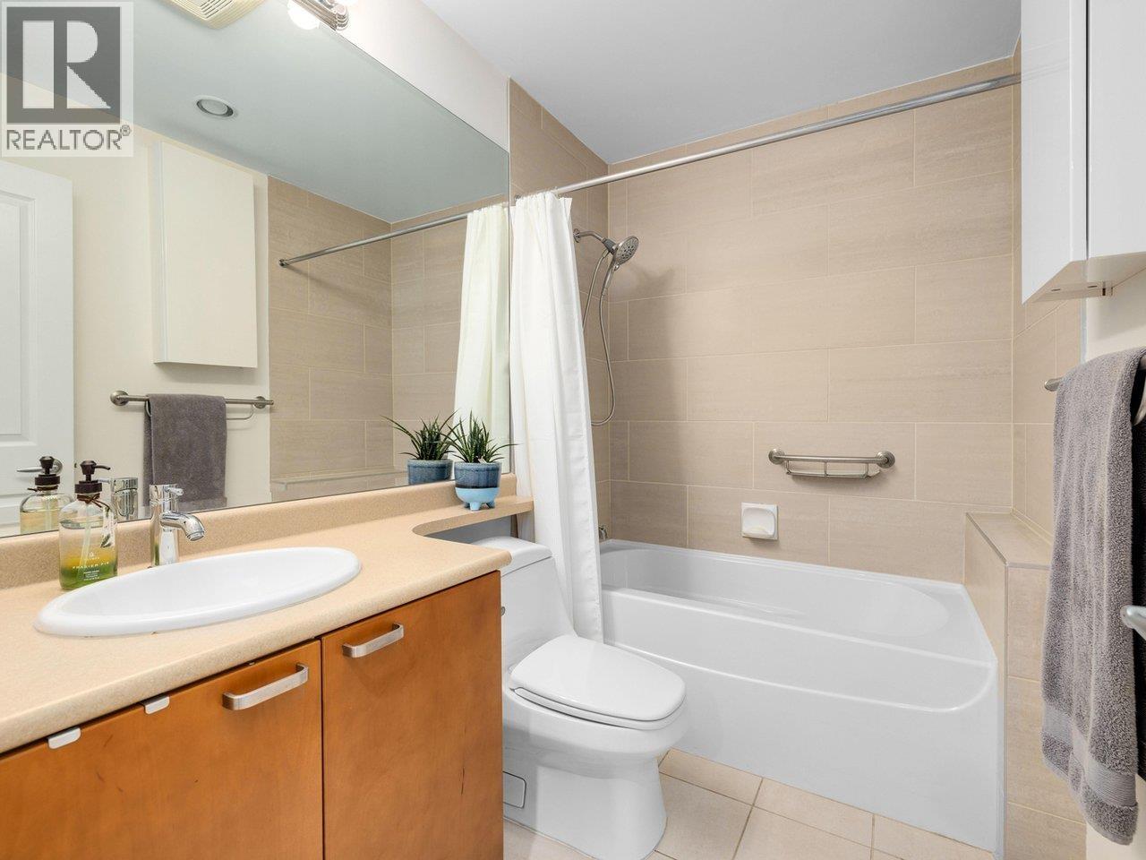 #207-1175 55 Street, Delta