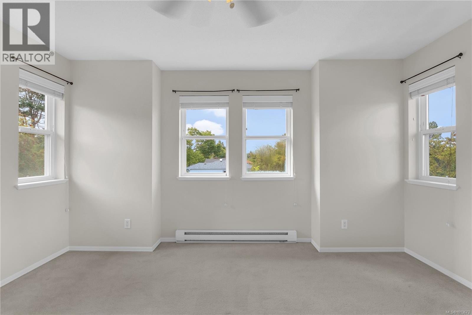 2260 Kinross Ave, Oak Bay