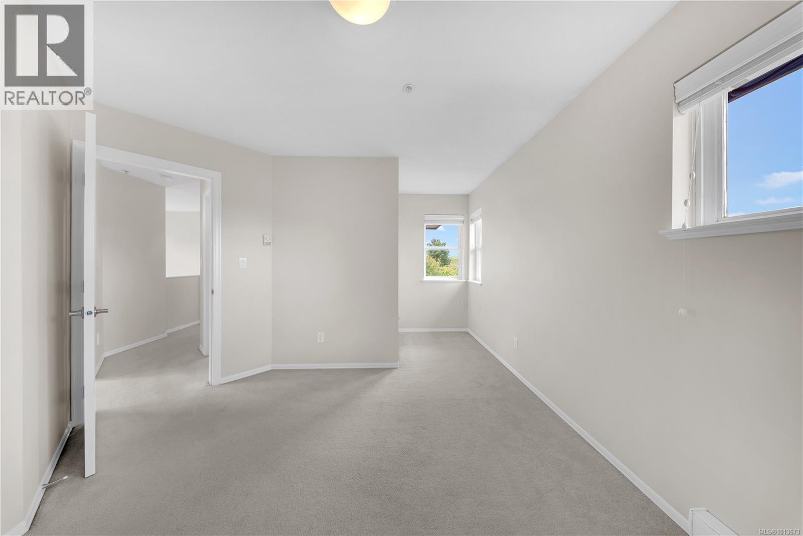 2260 Kinross Ave, Oak Bay
