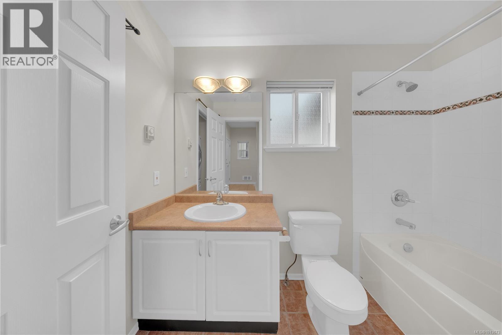 2260 Kinross Ave, Oak Bay