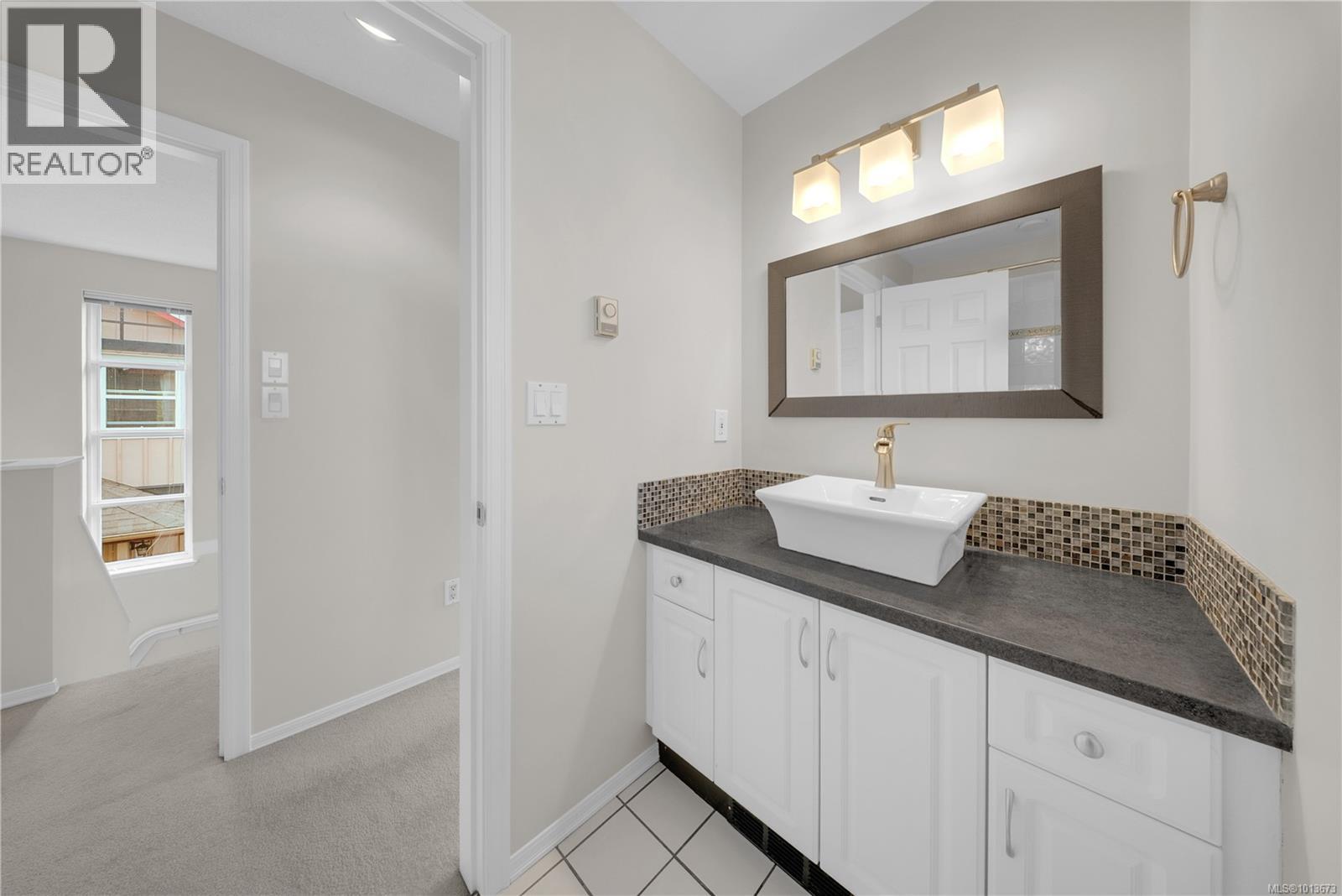 2260 Kinross Ave, Oak Bay
