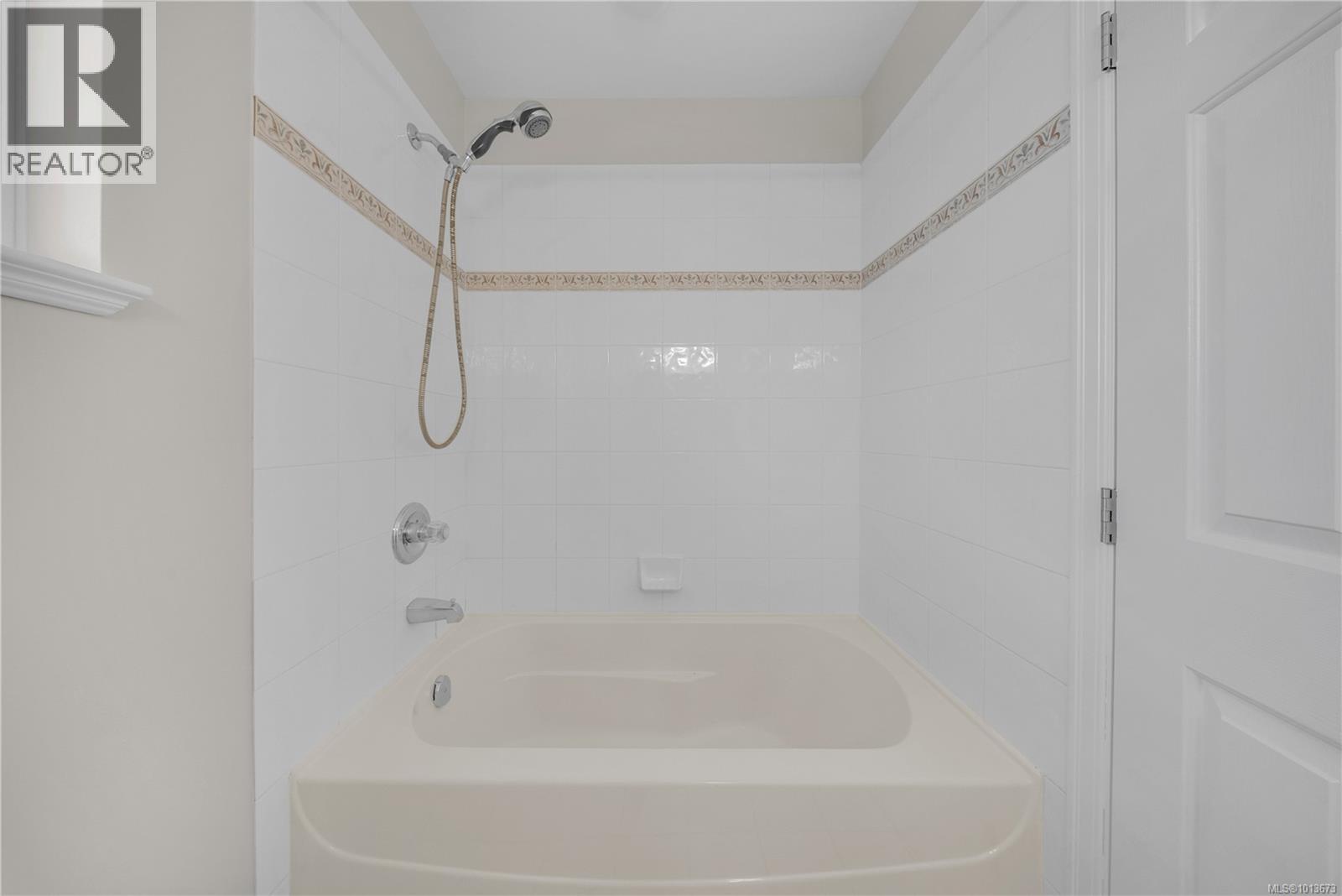2260 Kinross Ave, Oak Bay