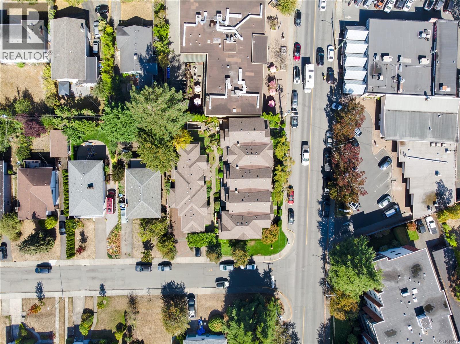 2260 Kinross Ave, Oak Bay