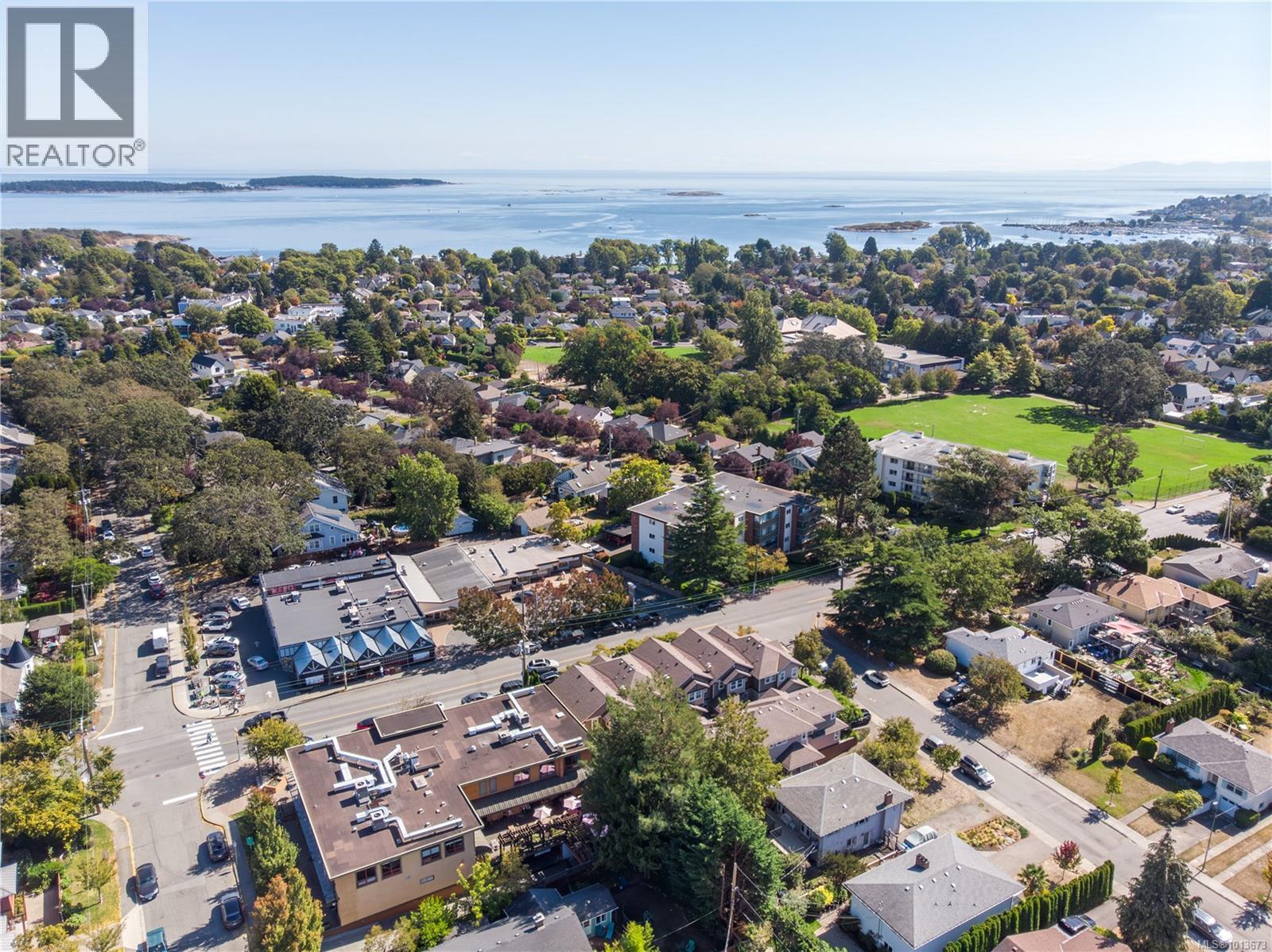 2260 Kinross Ave, Oak Bay