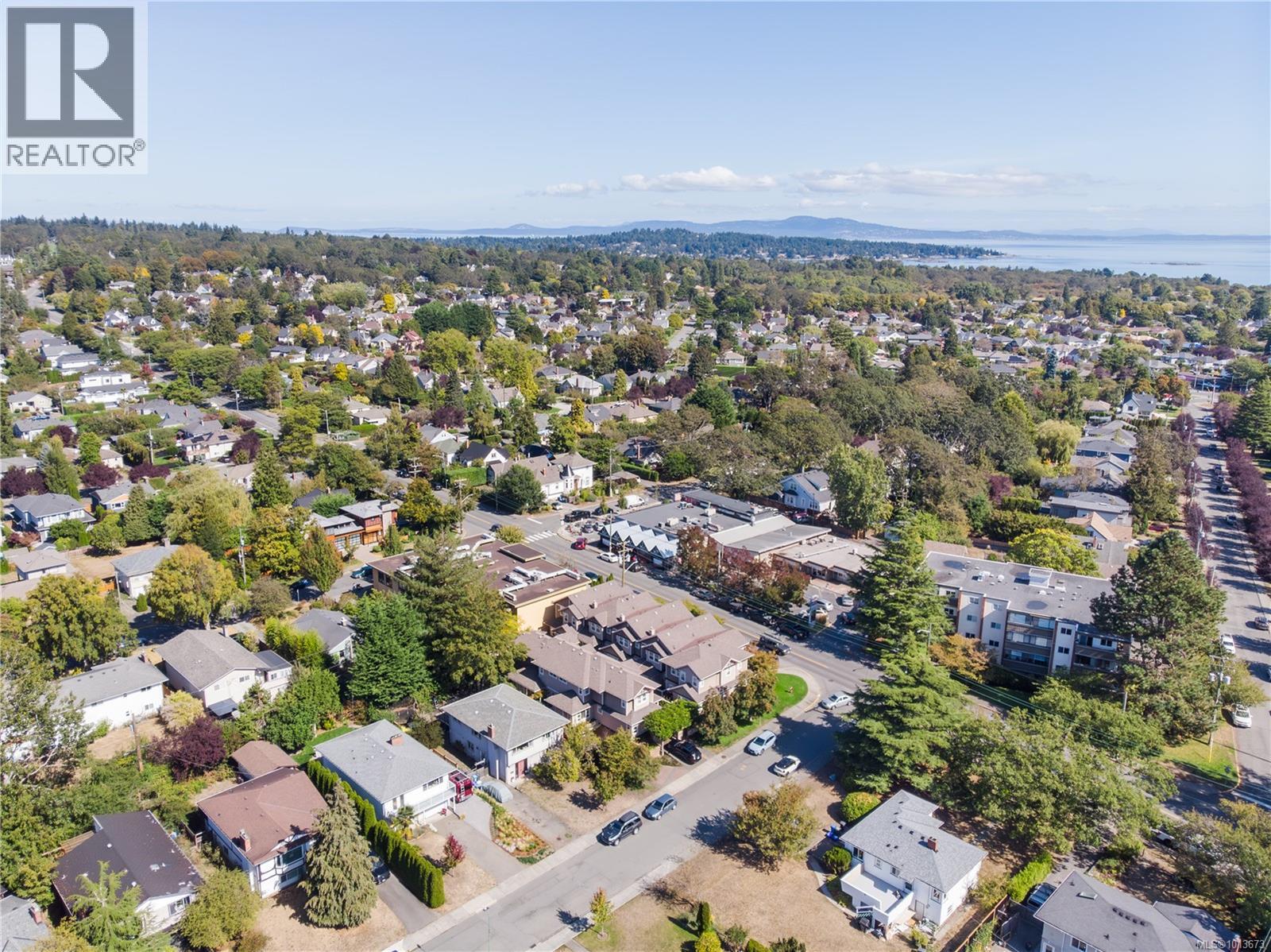 2260 Kinross Ave, Oak Bay