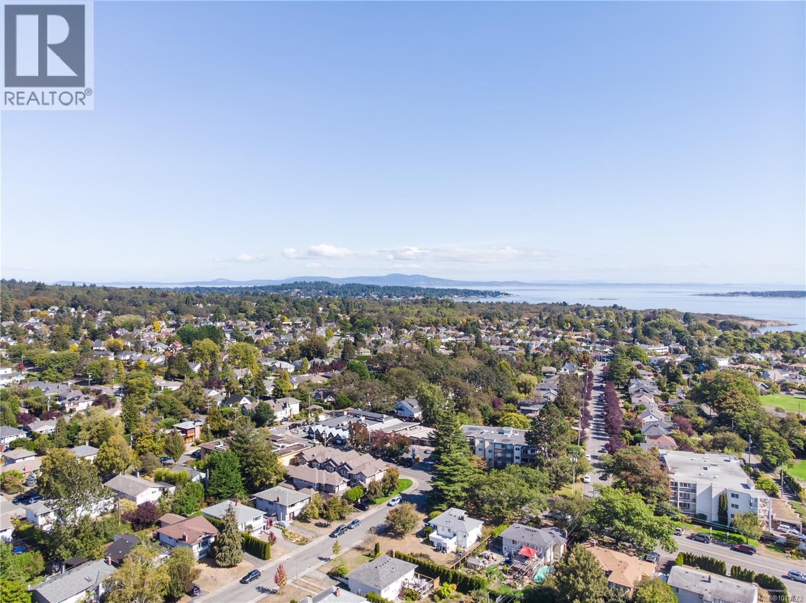 2260 Kinross Ave, Oak Bay