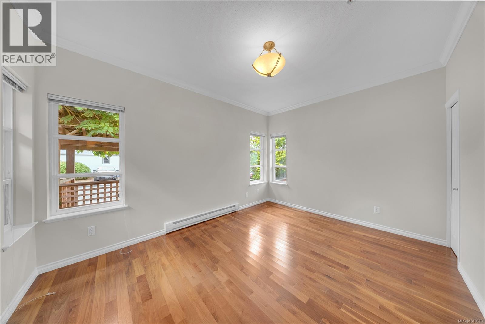 2260 Kinross Ave, Oak Bay