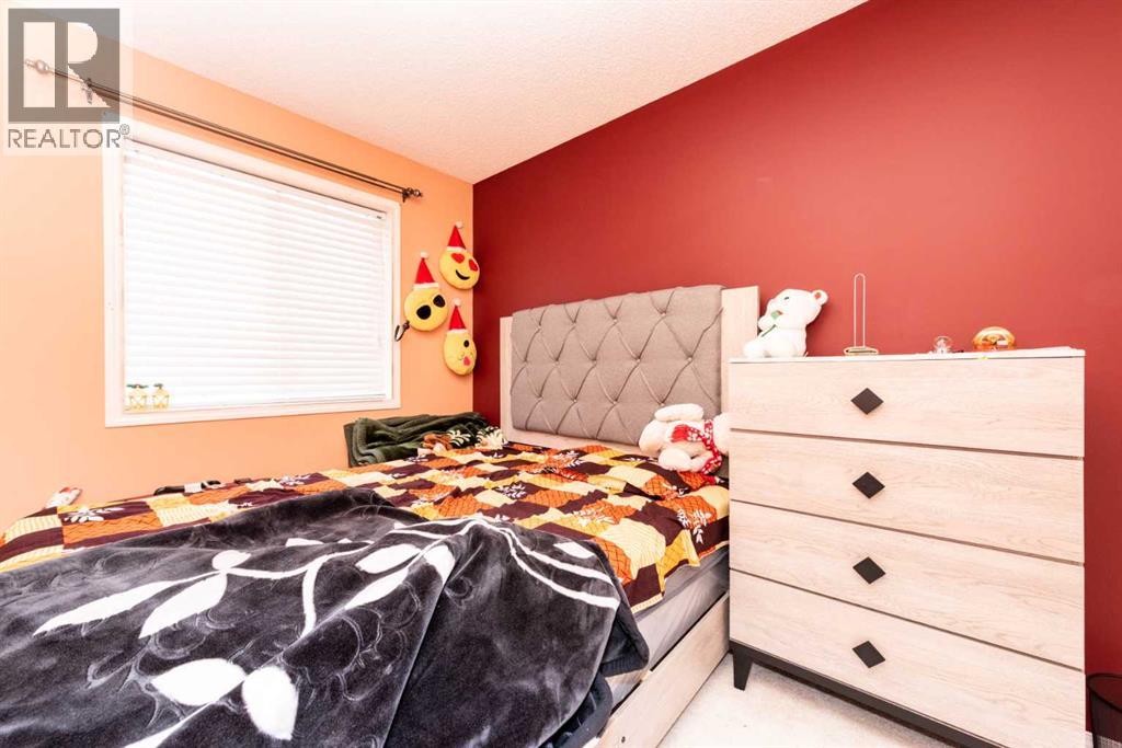 Single Family House for Sale in  Taravista Mews NE Taradale Calgary 