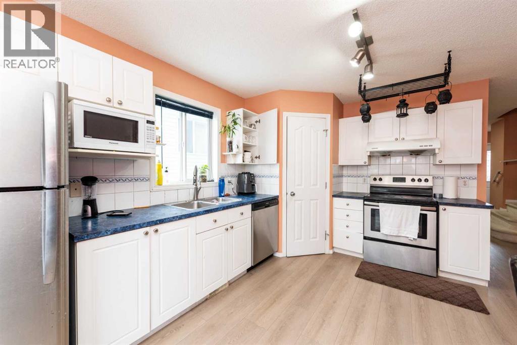 Single Family House for Sale in  Taravista Mews NE Taradale Calgary 