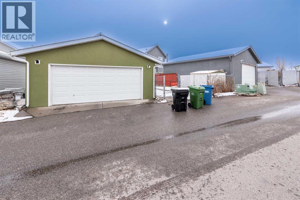 Single Family House for Sale in  Taravista Mews NE Taradale Calgary 