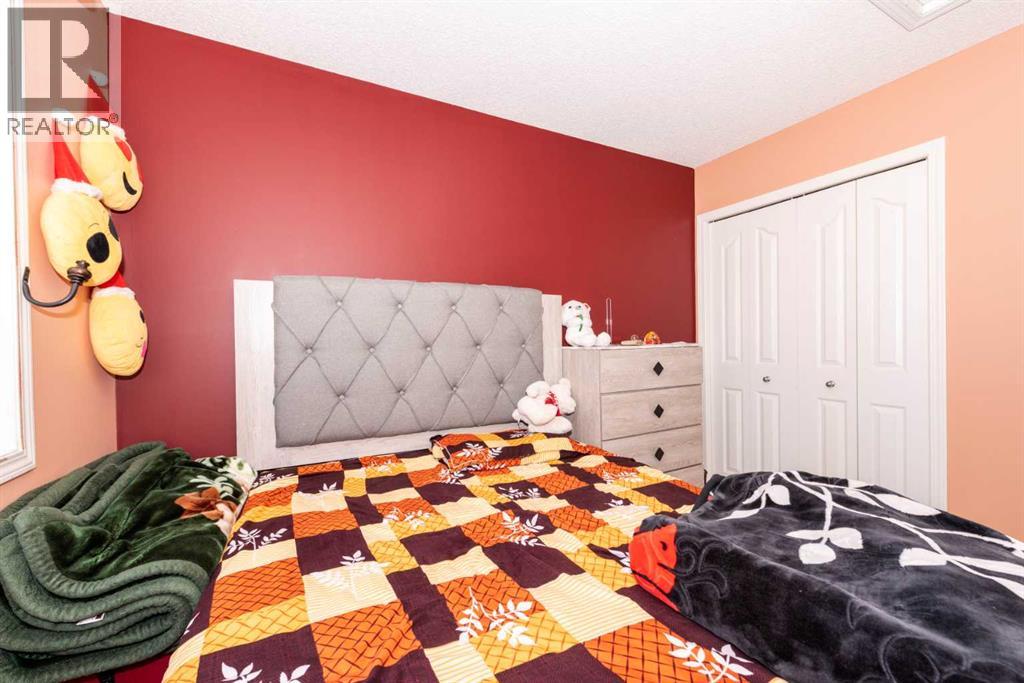 Single Family House for Sale in  Taravista Mews NE Taradale Calgary 