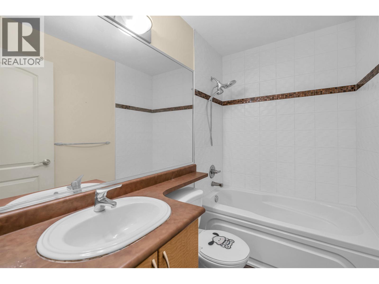 8 3139 SMITH AVENUE, Burnaby