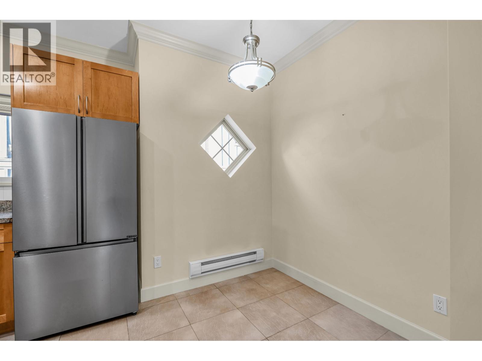 8 3139 SMITH AVENUE, Burnaby