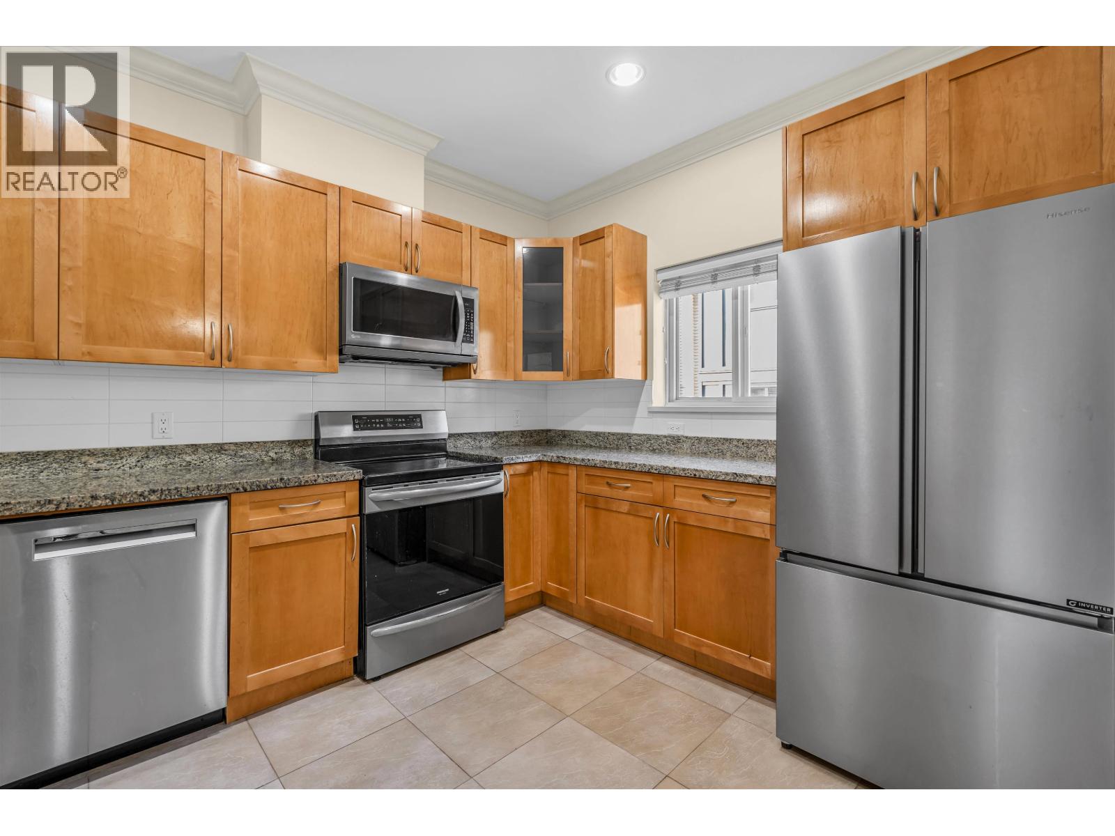8 3139 SMITH AVENUE, Burnaby