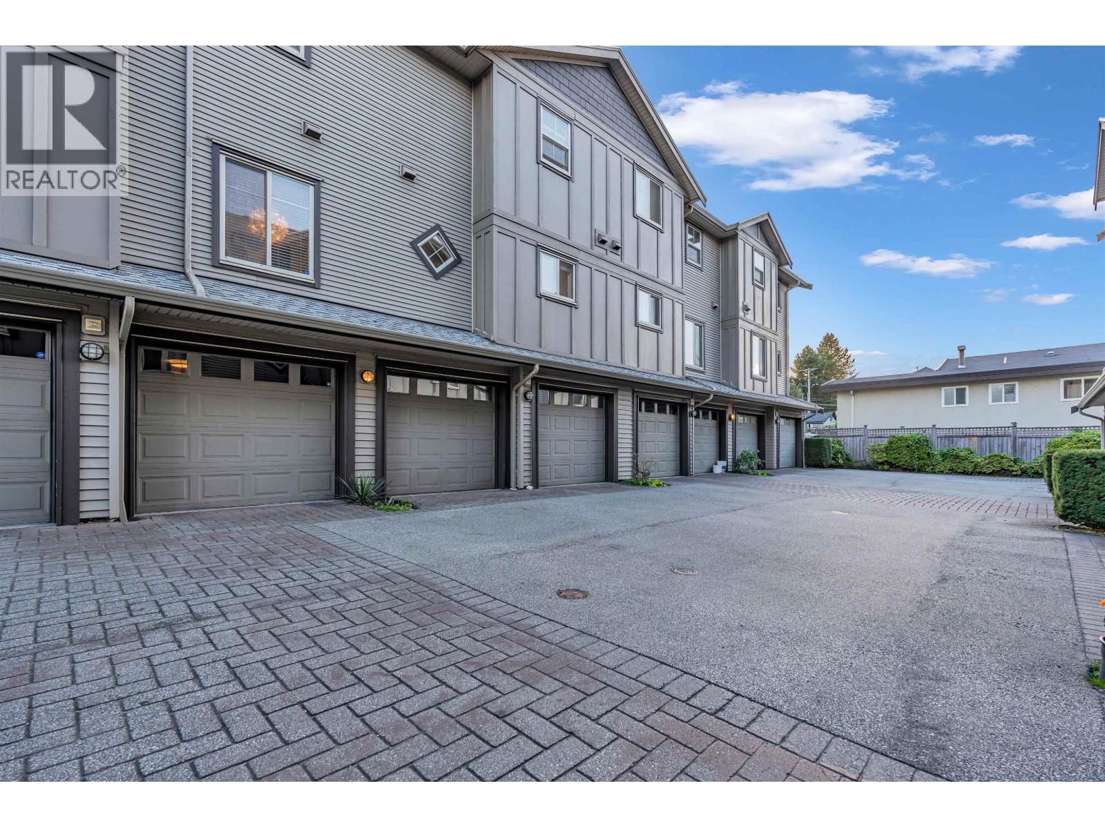 8 3139 SMITH AVENUE, Burnaby