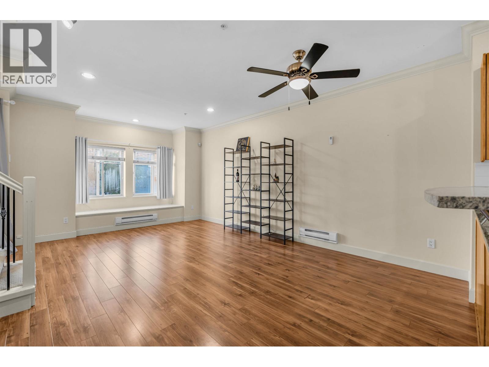 8 3139 SMITH AVENUE, Burnaby