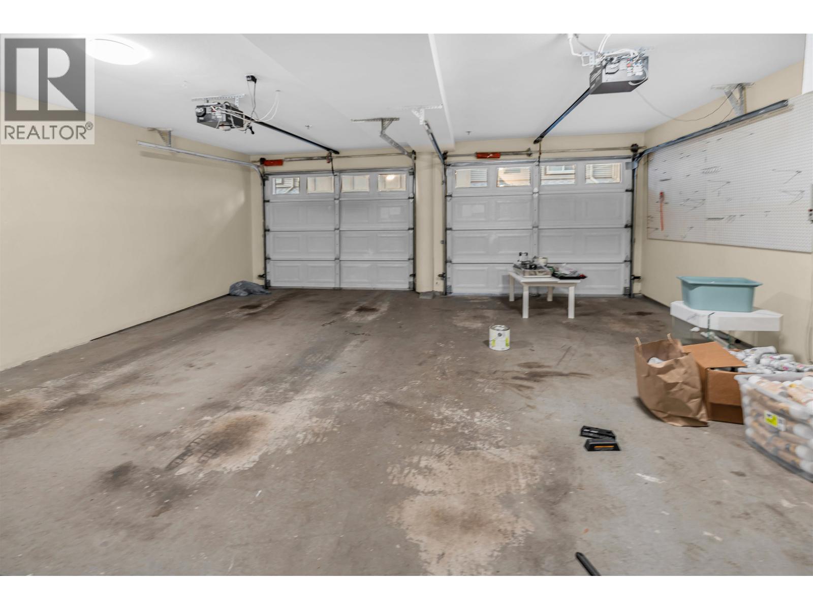 8 3139 SMITH AVENUE, Burnaby