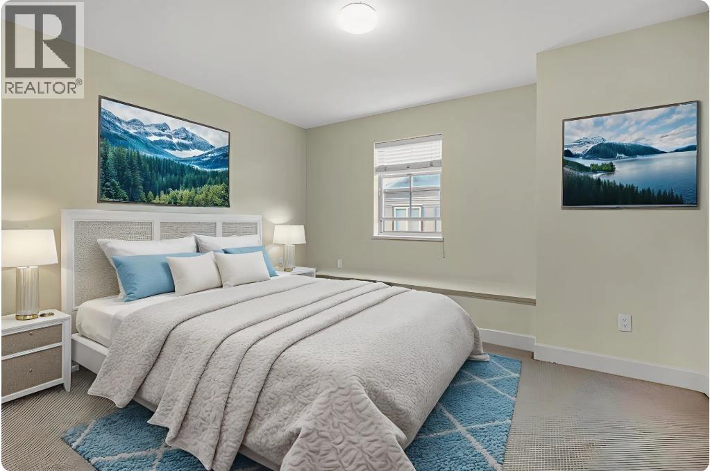 8 3139 SMITH AVENUE, Burnaby