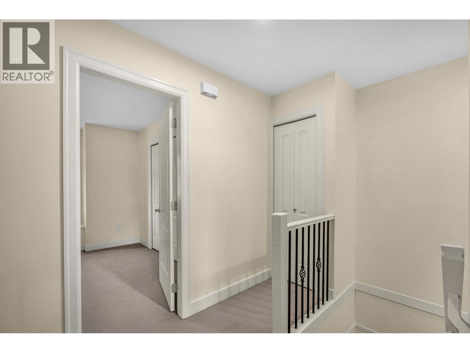 8 3139 SMITH AVENUE, Burnaby