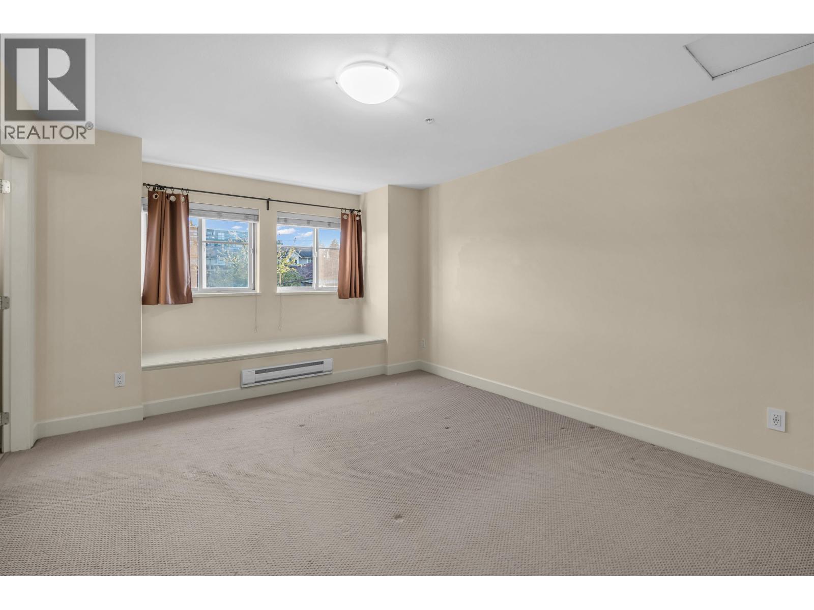 8 3139 SMITH AVENUE, Burnaby