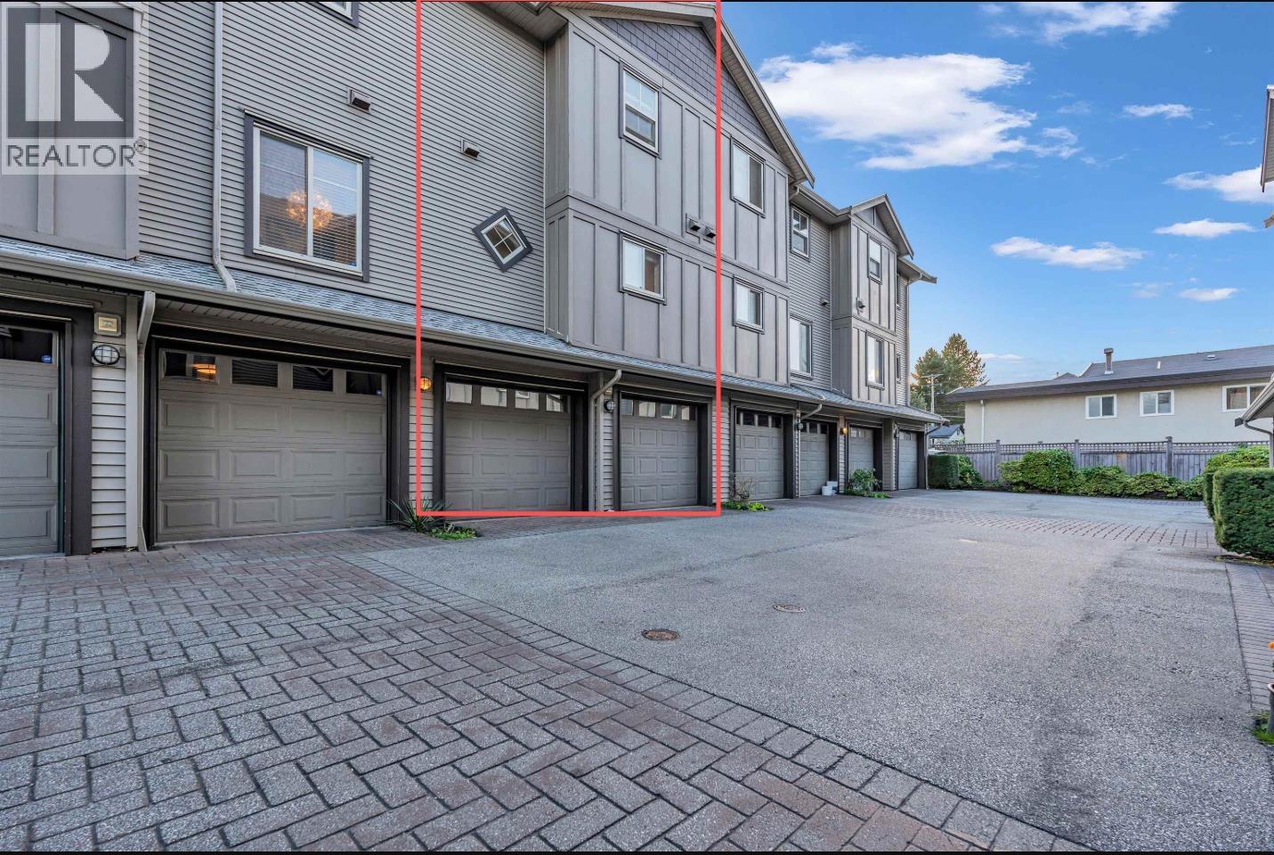 8 3139 SMITH AVENUE, Burnaby