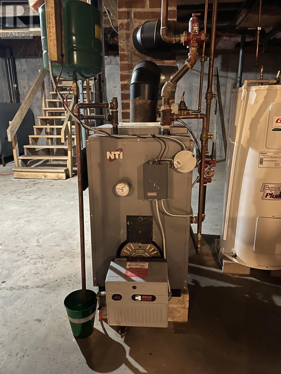 Property 28 of 30 of 376 Washington Street