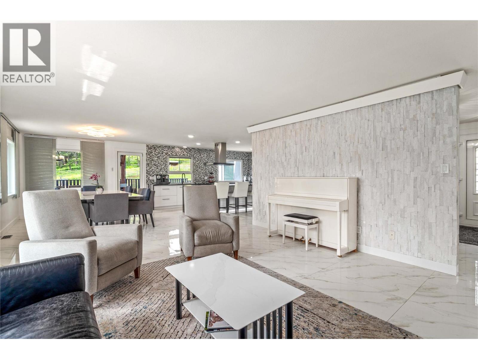 5308 Law Street, Peachland