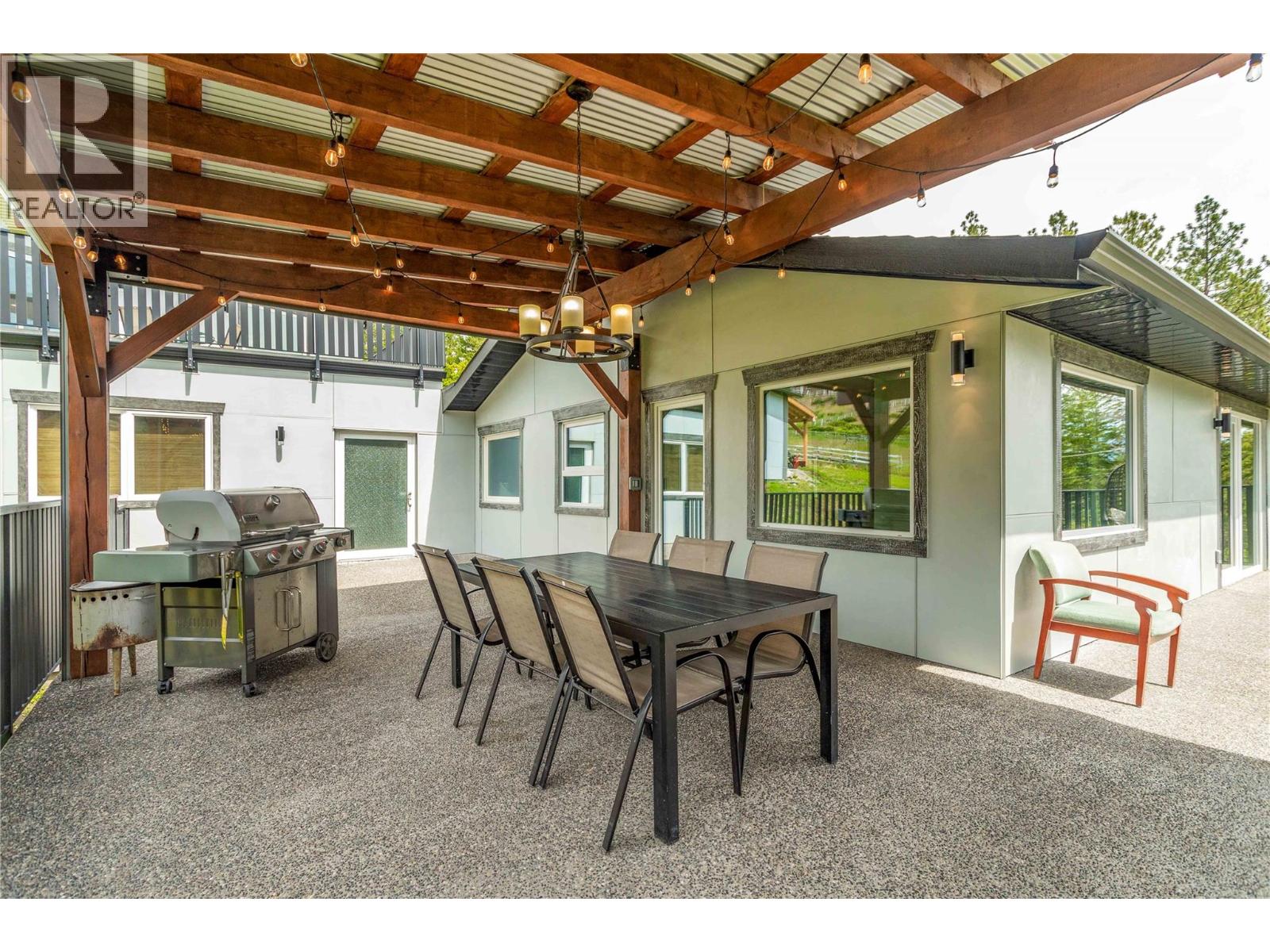 5308 Law Street, Peachland