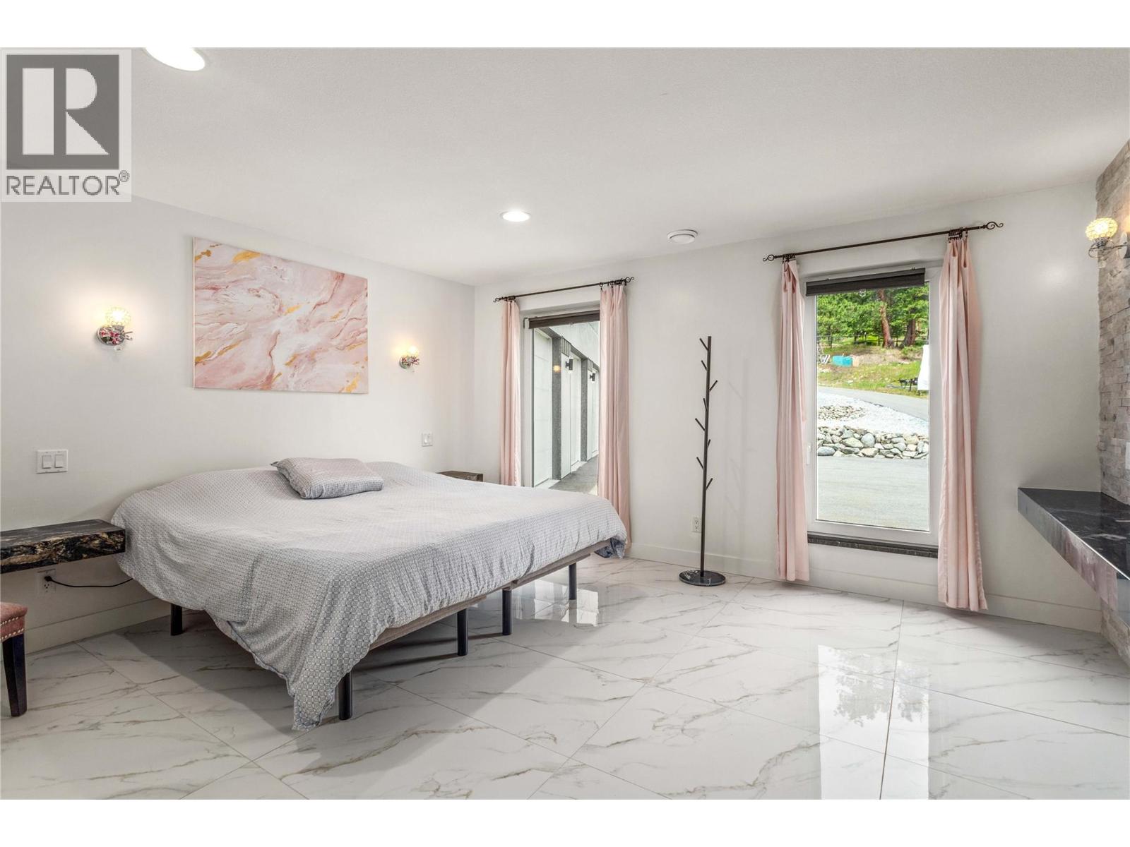 5308 Law Street, Peachland