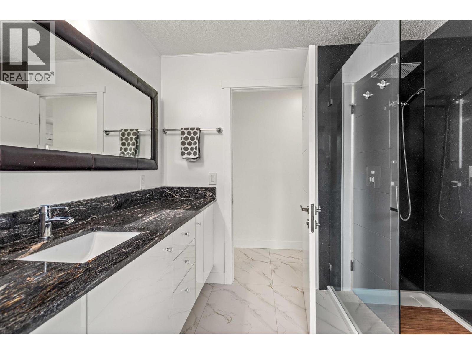 5308 Law Street, Peachland