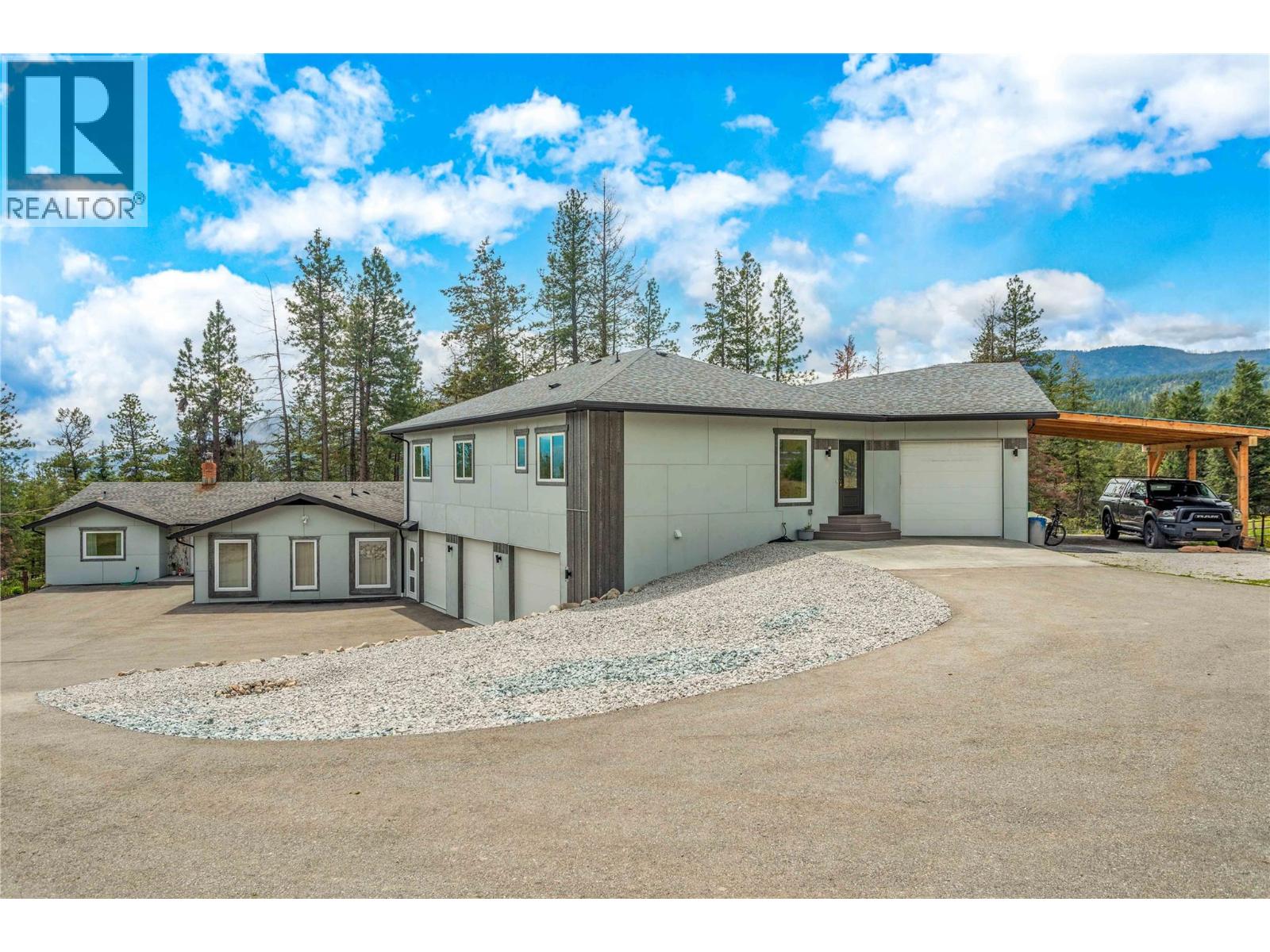 5308 Law Street, Peachland
