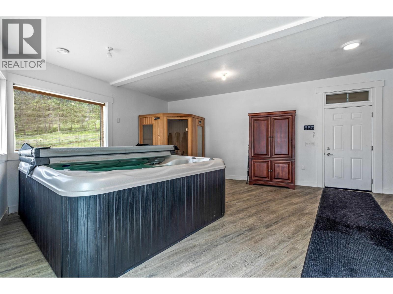 5308 Law Street, Peachland