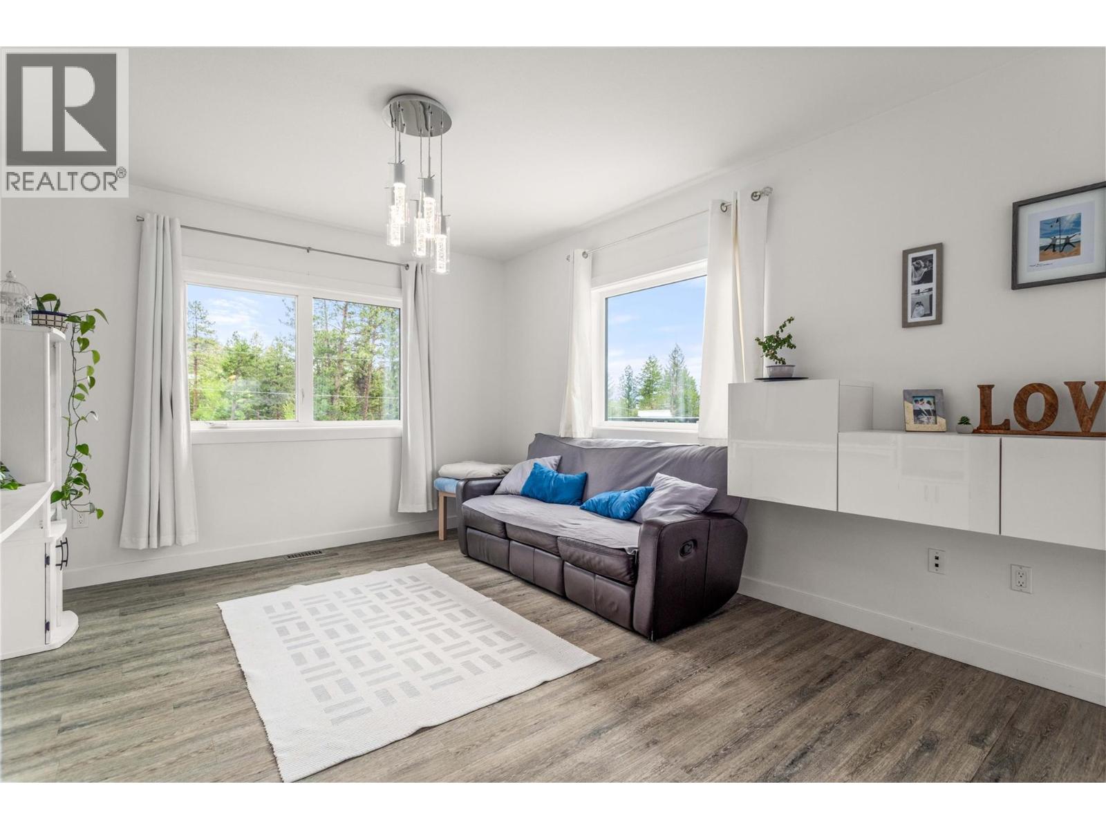 5308 Law Street, Peachland