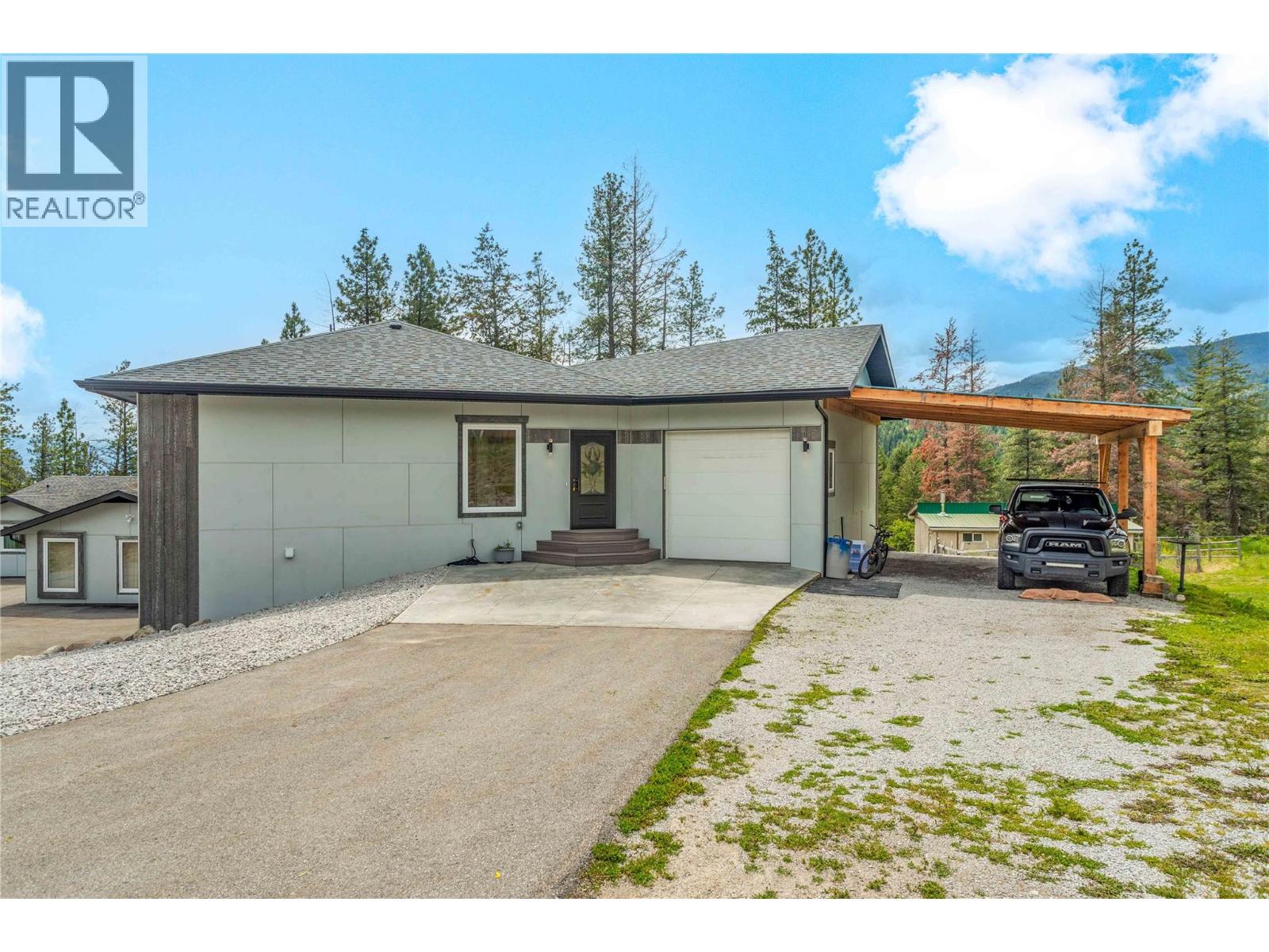 5308 Law Street, Peachland