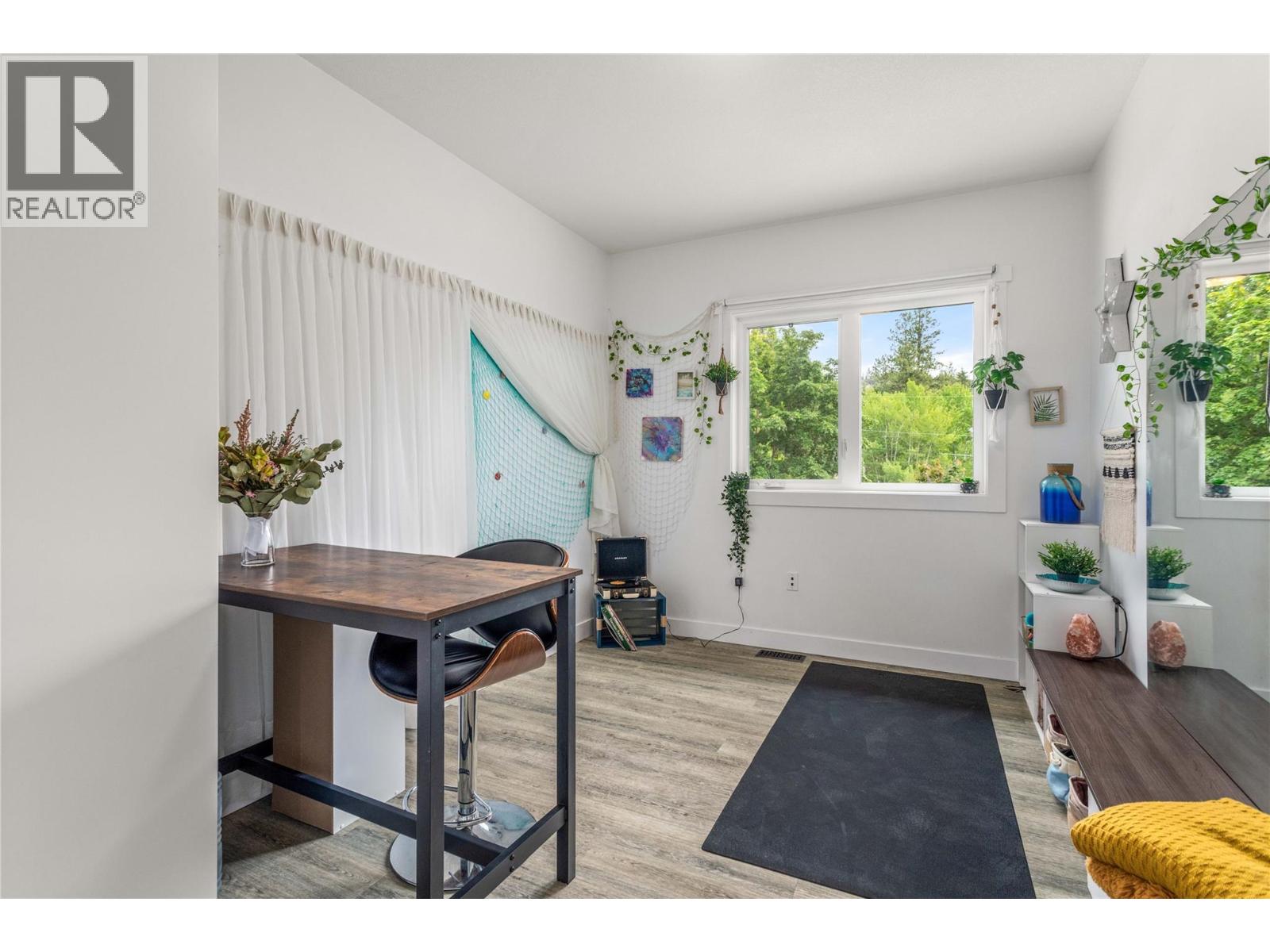 5308 Law Street, Peachland