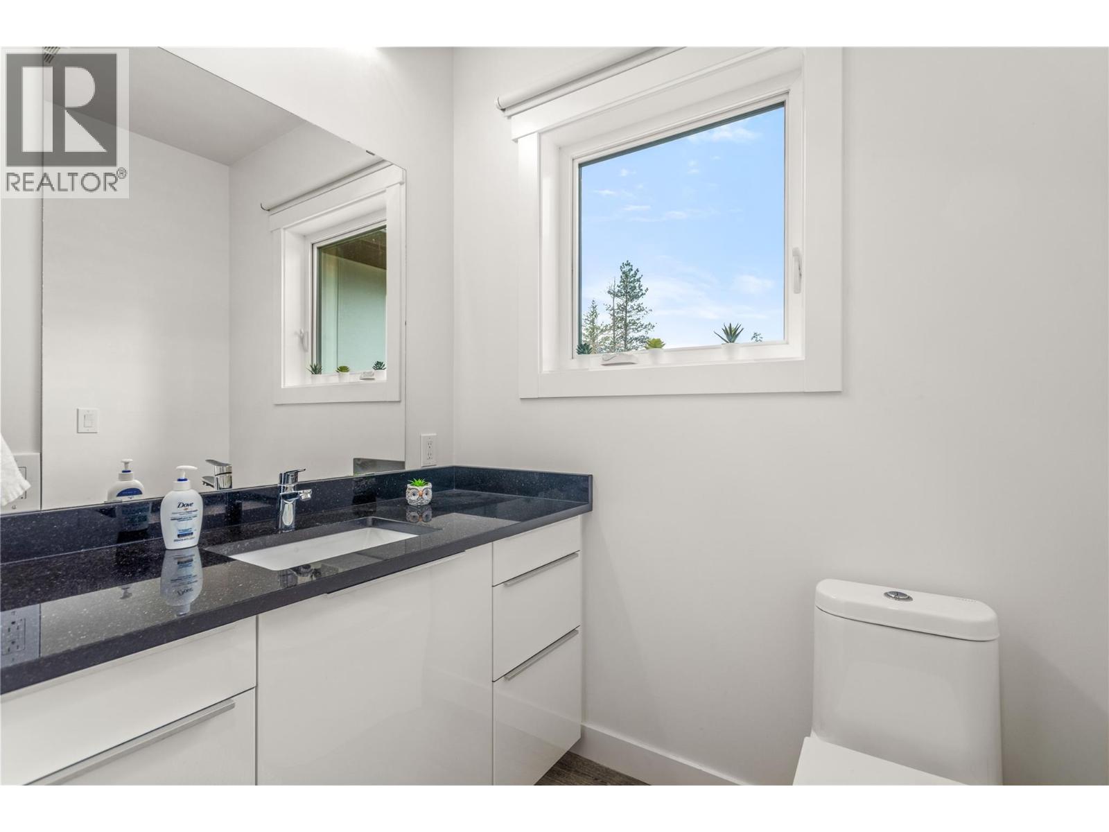 5308 Law Street, Peachland